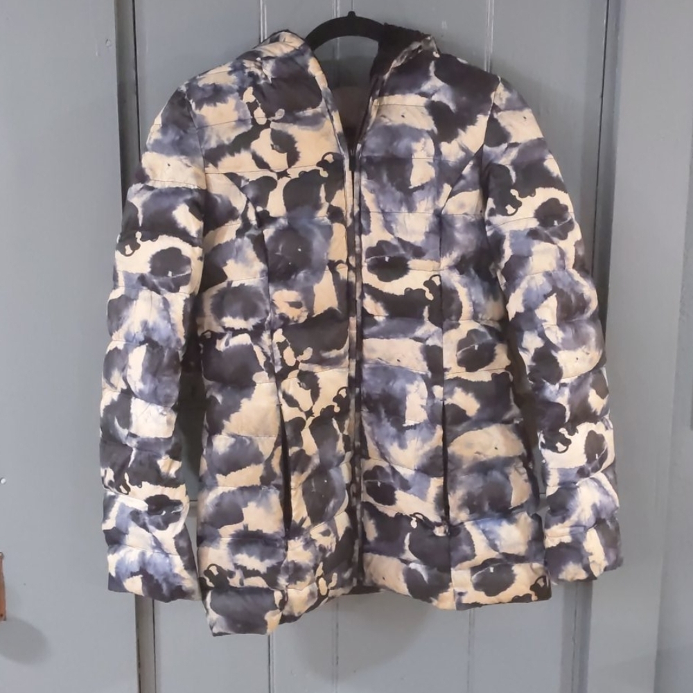 Vera Wang tie dye puffer coat